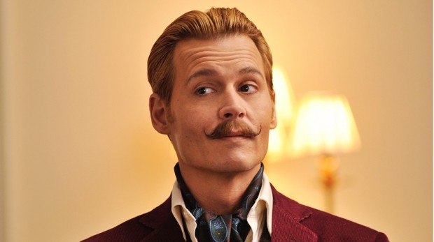 O bigode falso de Johnny Depp na comédia "Mortdecai" não cativou público (Crédito: Divulgação)