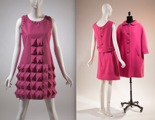 Bacall em dois tons de rosa: vestidos de Pierre Cardin e conjunto de lå de Norman Norell. (Crédito: divulgação)