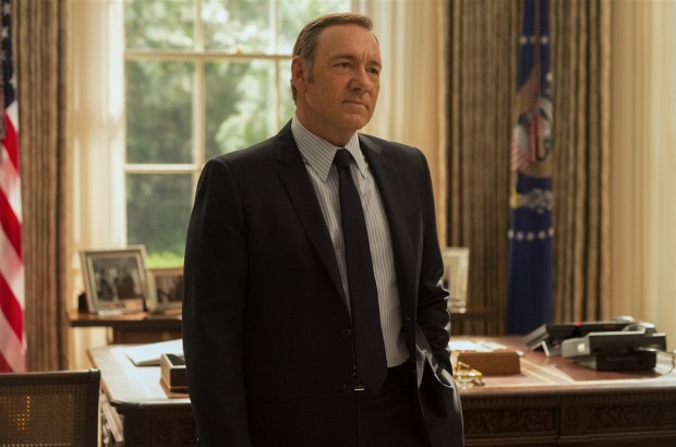 Maquiavelismo interiorizado pela o presidente Underwood (Kevin Spacey) a jogar game mais cerebral. (Crédito: David Giesbrecht para Netflix)