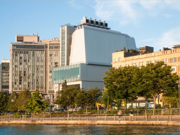 Vista do museu, a partir da beira do rio Hudson, no bairro do West Village. (Foto: Karin Jobst)