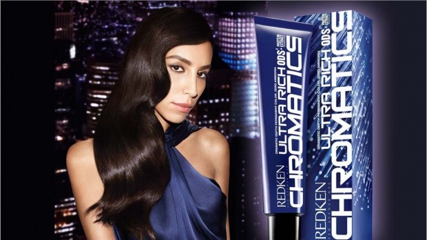 Modelo brasileira Lea T na campanha de produtos de cabelo Redken. (Foto: Divulgação)