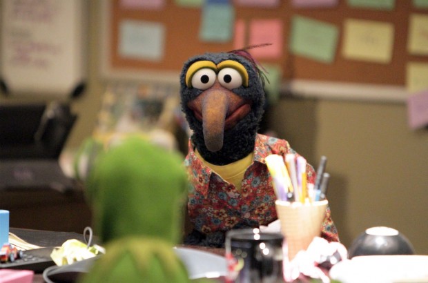 Gonzo em reunião de pauta com Caco. (Foto: Divulgação)