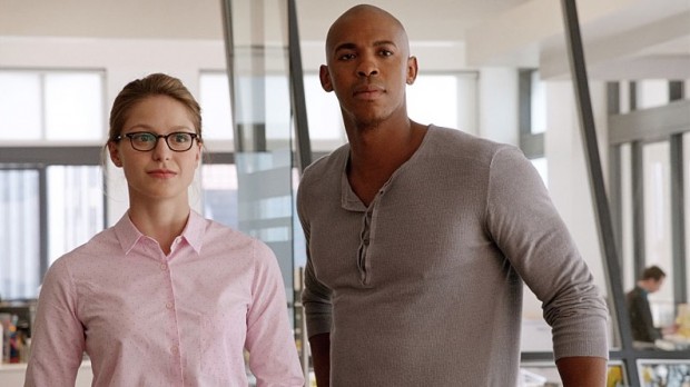 Kara e o fotógrafo Jimmy Olsen, interpretado por Mehcad Brooks. (Foto: Divulgação)