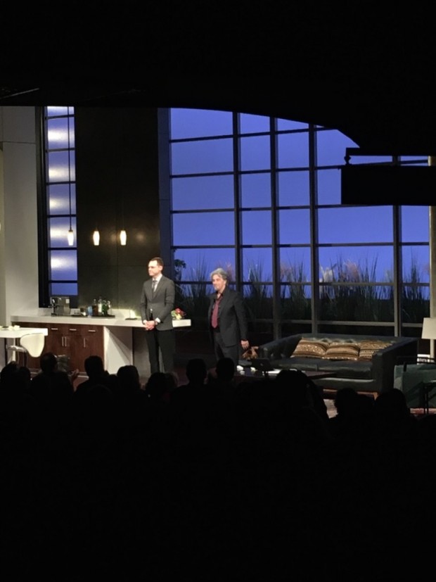 Al Pacino e Christopher Denham, que interpreta um assistente em "China Doll" foram aplaudidos de pé pelo público no final da segunda apresentação da peça na Broadway. (Foto: Marcelo Bernardes)