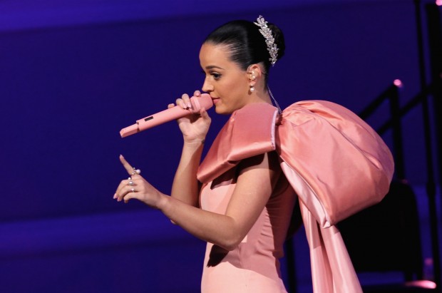 Detalhe do vestido de Katy Perry, do designer Alexis Mabille. (Foto: Getty Images para Fundação David Lynch)