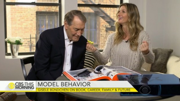 Gisele Bündchen em entrevista, hoje cedo, ao jornalista Charlie Rose, âncora do programa "CBS This Morning".