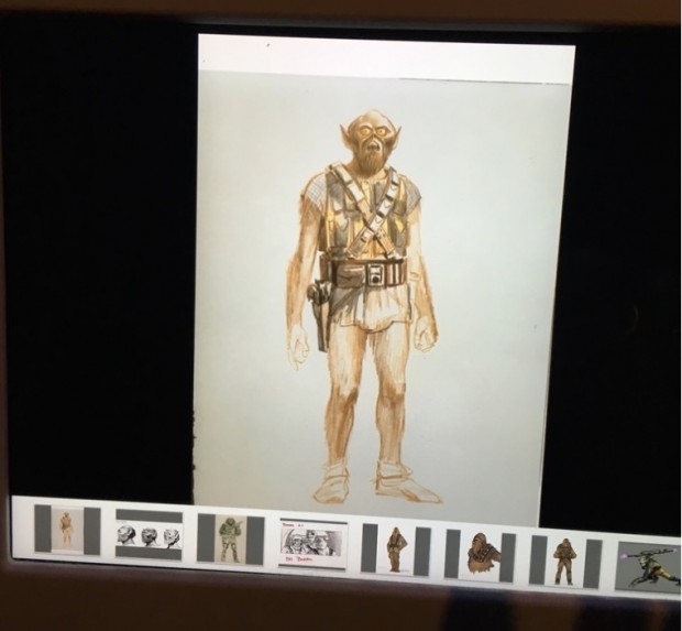 Num iPad da exposição é possível ver desenhos preliminares, feitos em 1975, para o personagem Chewbacca. (Foto: Marcelo Bernardes)