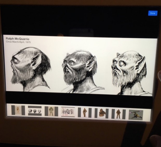 iPad interativo da exposição mostra como Chewbacca foi originalmente desenhado em 1975. (Foto: Marcelo Bernardes)