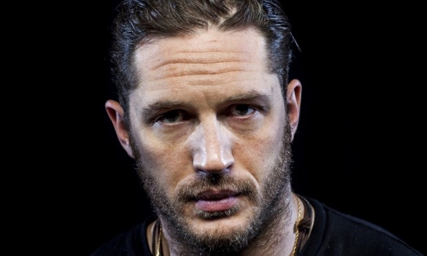 Adeus Jennifer Lawrence, olá Tom Hardy. Ator foi a "procura" mais popular do site imdb.com em 2015.