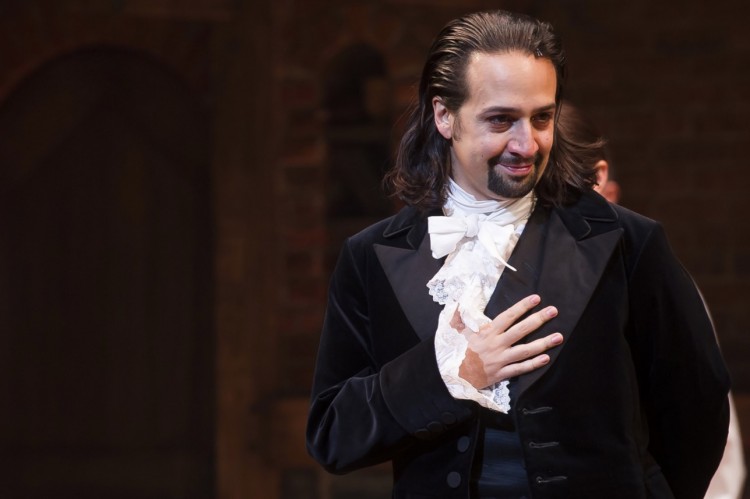 Lin-Manuel Miranda, em cena do musical da Broadway "Hamilton", compôs a música animada da cena da cantina.