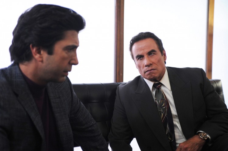 David Schwimer e John Travolta em "The People v. O.J. Simpson: American Crime Story" (Foto: Ray Mickshaw/FX)