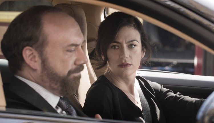 Giamatti e a esposa terapeuta/dominatrix interpretada por Siff. (Foto: Showtime)