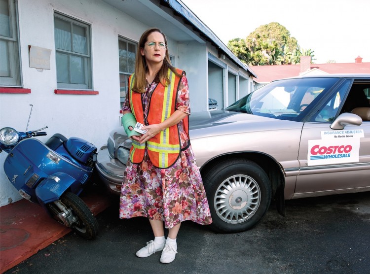 Em sua estreia como atriz, comediante Matha rouba a cena em "Baskets". (Foto: Frank Ockenfels/FX)