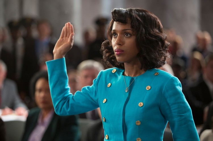 No papel da ex-estagiária de direito Anita Hill no filme "Confirmação", que a HBO Brasil exibe dia 16. (Foto: Divulgação)