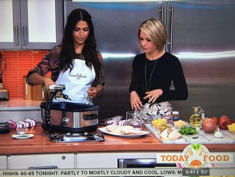 Modelo brasileira Camila Alves cozinha receita familiar no "Today". (Foto: Reprodução)