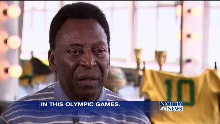 Pelé em entrevista feita hoje pelo apresentador Bob Costas para o "Nightly News". (Foto: Reprodução)