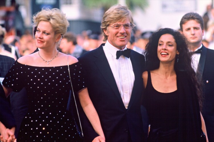 As atrizes Melanie Griffith e Sonia Braga, dirigidas por Robert Redford em "Rebelião em Milagro", exibido em Cannes em 1988. (Foto: Reprodução)