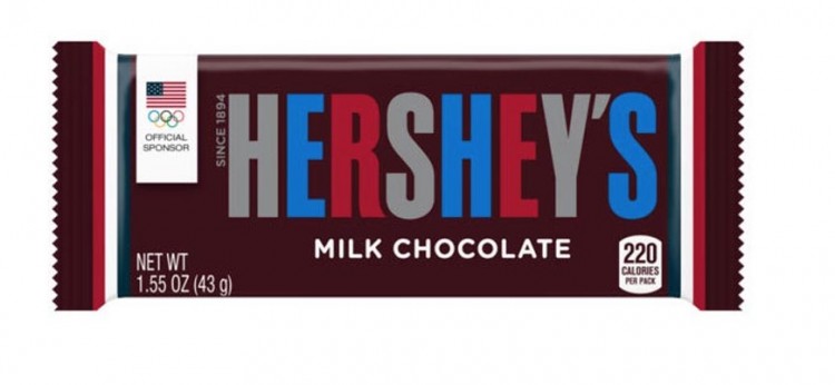 Barra da chocolate Hershey's altera a cor de seu logotipo, com o acréscimo do vermelho e do azul, pela primeira vez em 100 anos. (Foto: Reprodução)