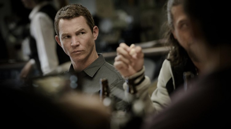 Shawn Hatosy faz papel do irmão diabólico Andrew, interpretado no filme original por Ben Mendelsohn. (Foto: Eddy Chen/TNT)